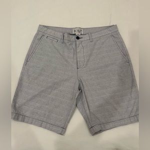 Grey and white Penguin shorts. EUC.